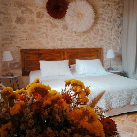 Chambre D'Hotes Face Au Lavoir Méthamis Eksteriør bilde