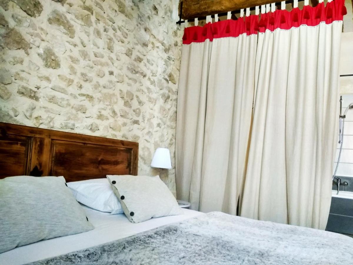 Chambre D'Hotes Face Au Lavoir Méthamis Eksteriør bilde