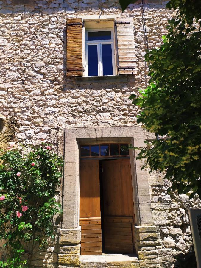 Chambre D'Hotes Face Au Lavoir Méthamis Eksteriør bilde