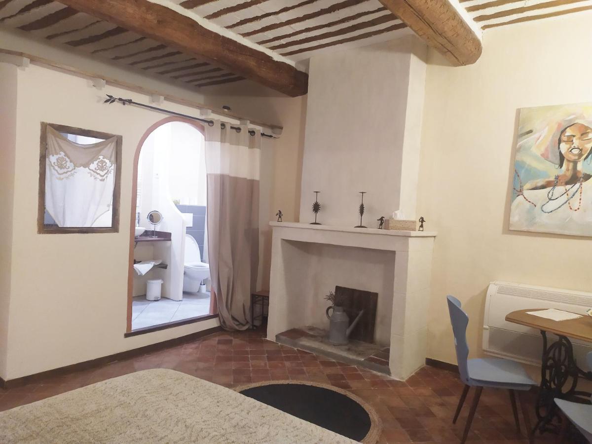 Chambre D'Hotes Face Au Lavoir Méthamis Eksteriør bilde