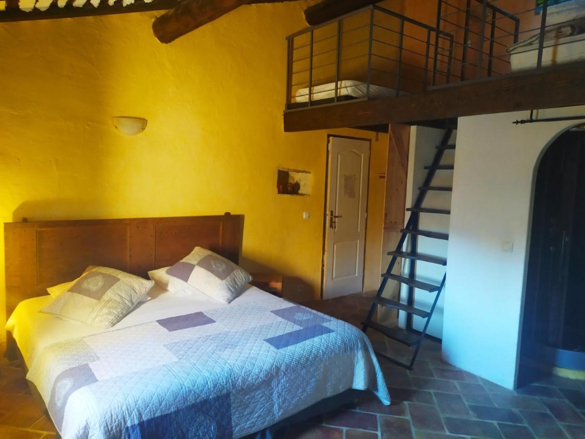 Chambre D'Hotes Face Au Lavoir Méthamis Eksteriør bilde