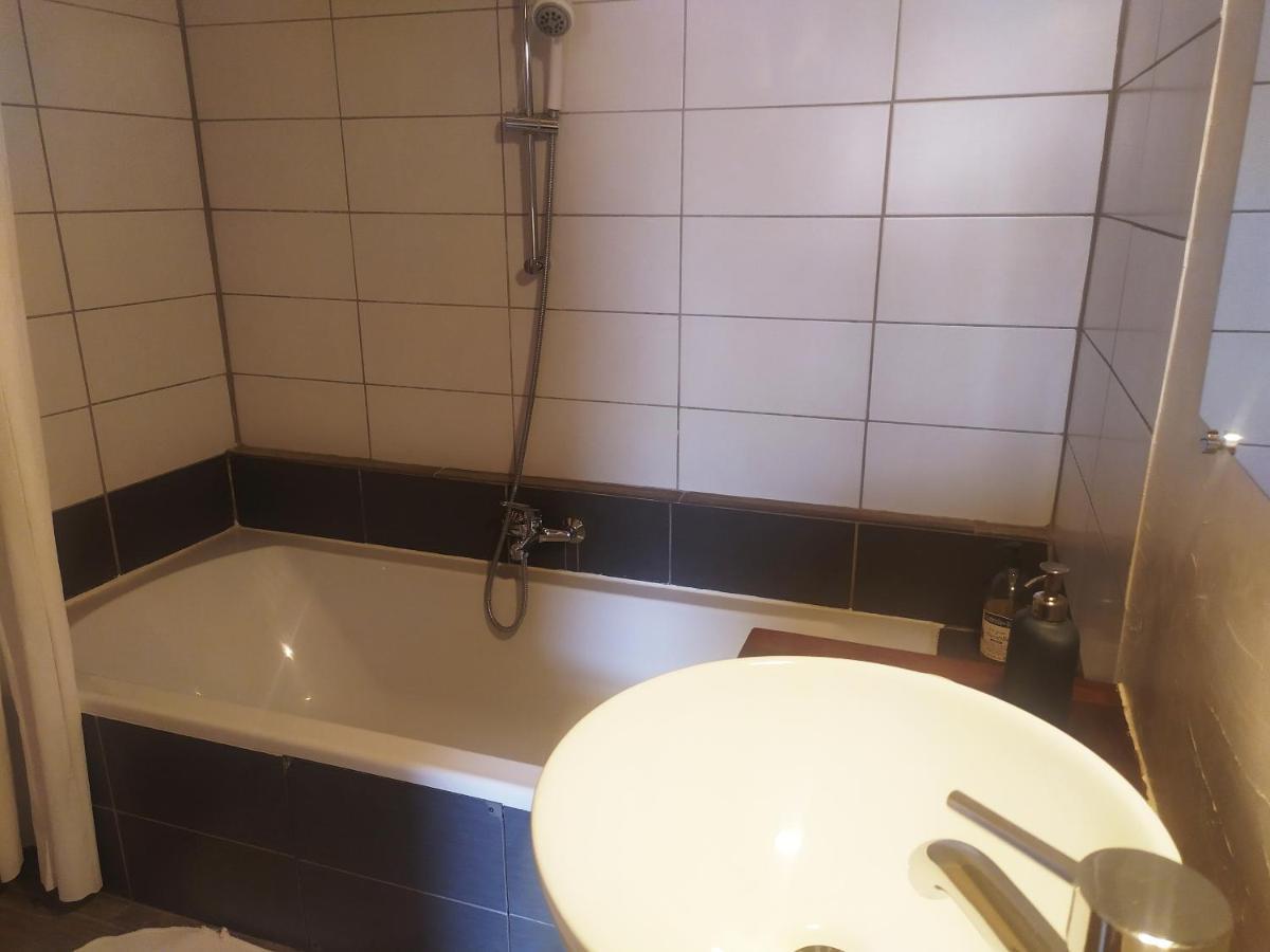 Chambre D'Hotes Face Au Lavoir Méthamis Eksteriør bilde