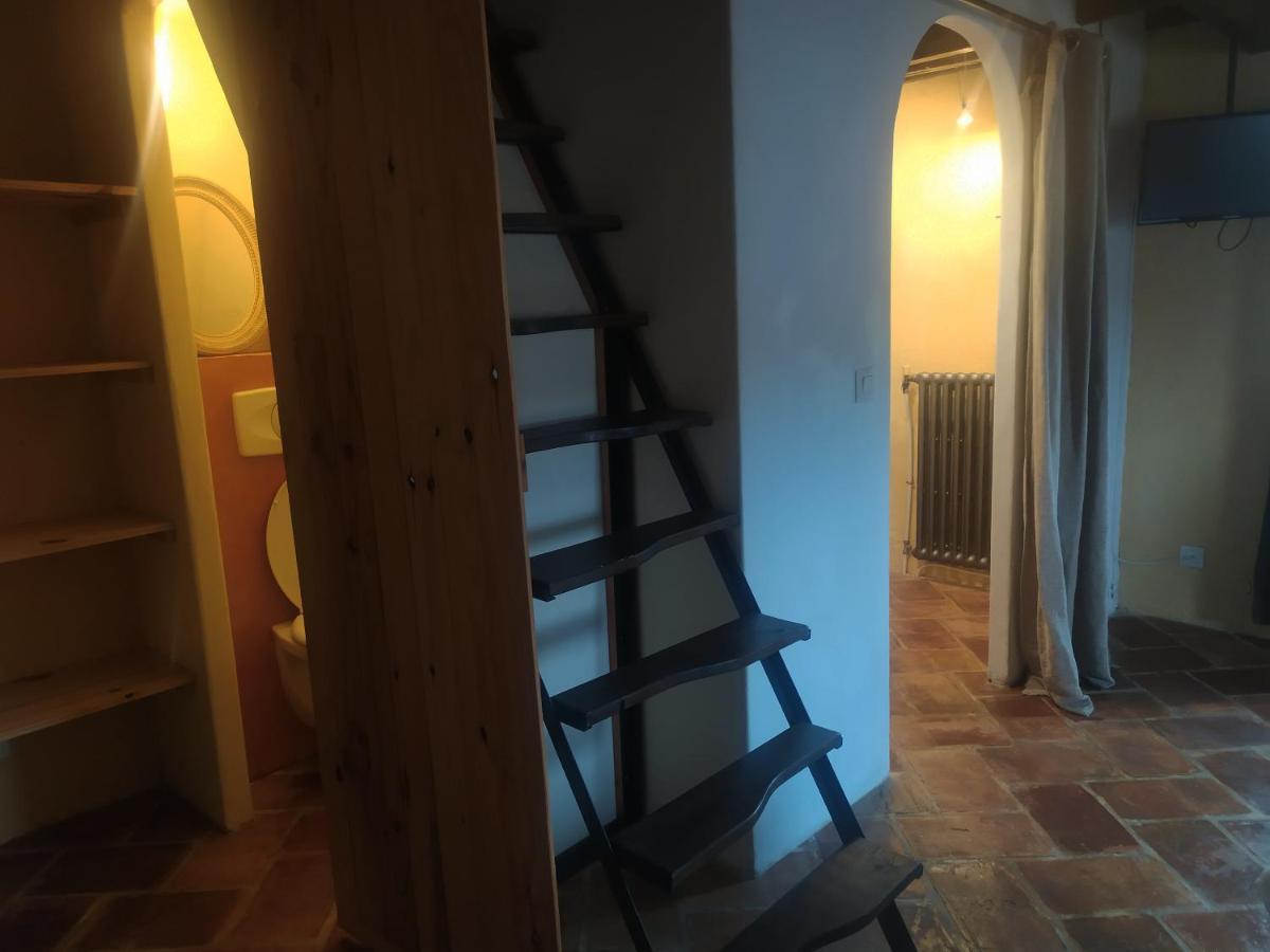 Chambre D'Hotes Face Au Lavoir Méthamis Eksteriør bilde