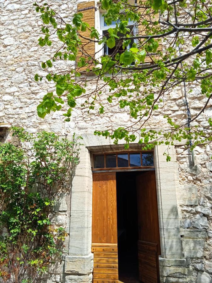 Chambre D'Hotes Face Au Lavoir Méthamis Eksteriør bilde